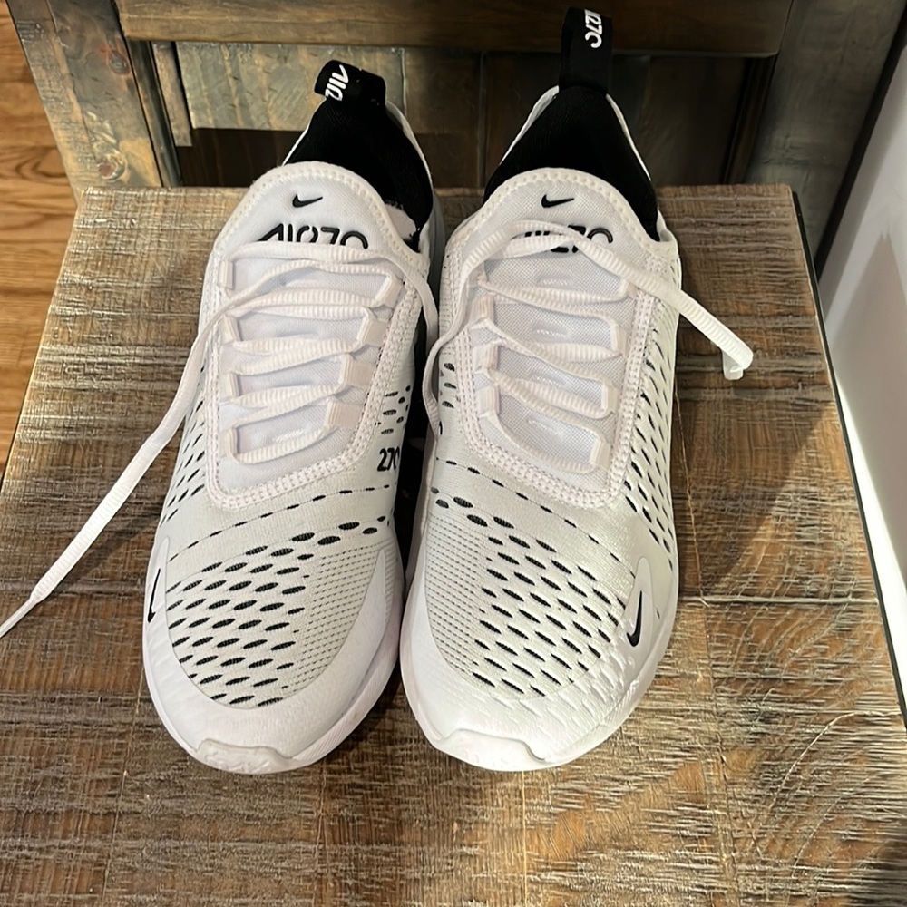 Nike Air Max 270 Size 7